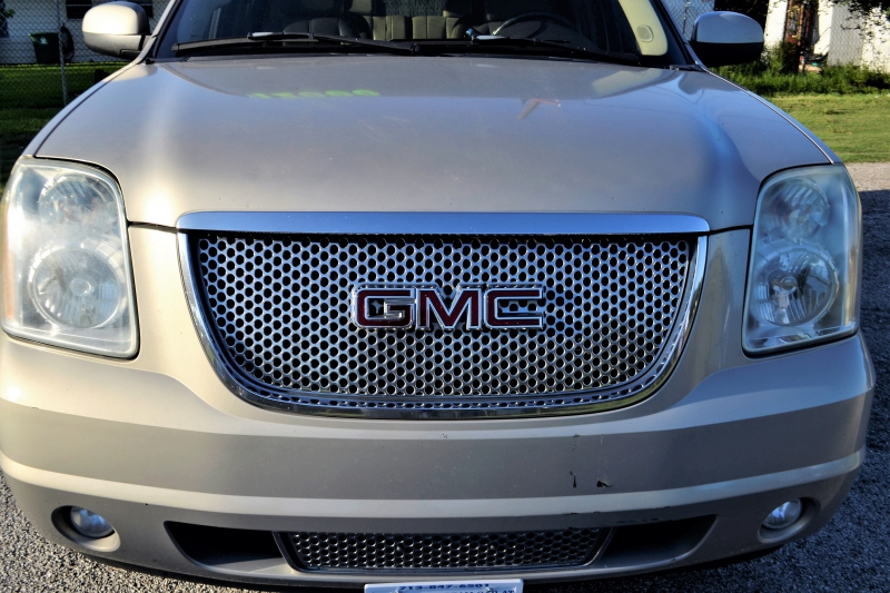 concession-ROURE-min_gmc-yukon-truck-grill-2828425